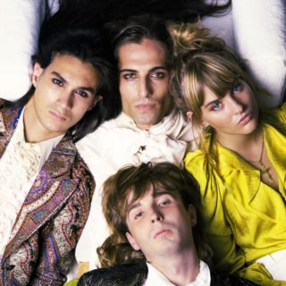 I måneskin a sanremo hanno ricreato il loro luogo ideale, un covo segreto fra i loro strumenti da cui si collegheranno in vari momenti della giornata durante il festival per narrare in. Maneskin Sanremo 2020 - Sanremo 2021: dai Maneskin a Orietta Berti. Ecco Big e ...